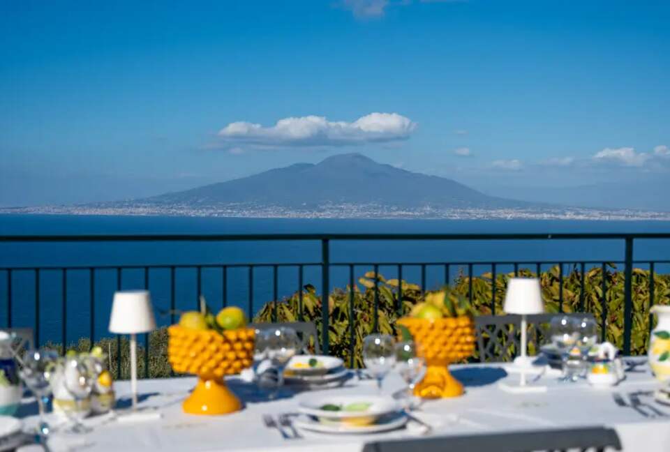 Panoramic Sorrento Villa Overlooking the Bay of Naples - Sorrento, Italy