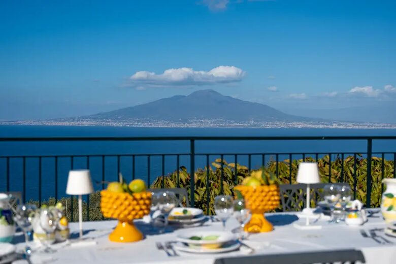 Panoramic Sorrento Villa Overlooking the Bay of Naples - Sorrento, Italy