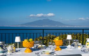 Panoramic Sorrento Villa Overlooking the Bay of Naples - Sorrento, Italy