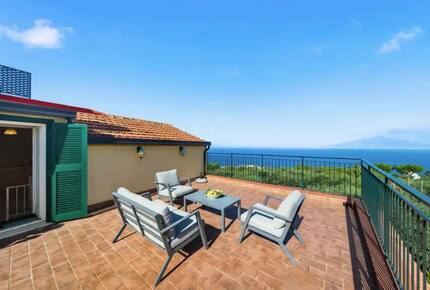 Panoramic Sorrento Villa Overlooking the Bay of Naples - Sorrento, Italy