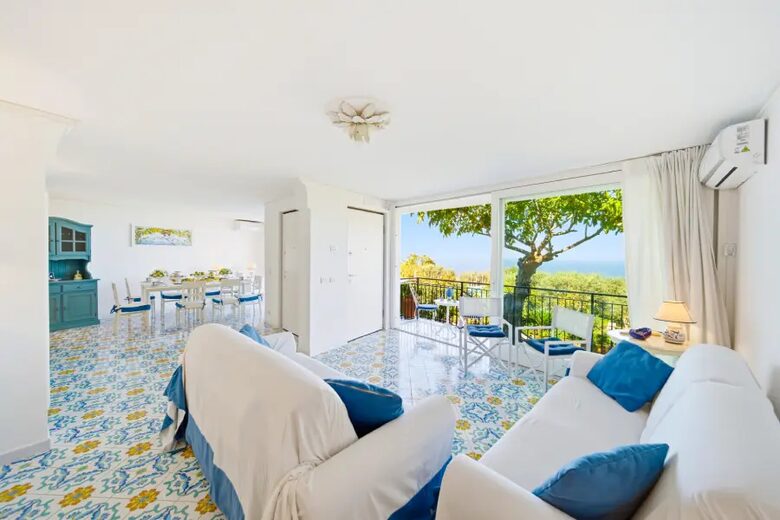 Panoramic Sorrento Villa Overlooking the Bay of Naples - Sorrento, Italy