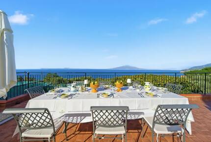 Panoramic Sorrento Villa Overlooking the Bay of Naples - Sorrento, Italy