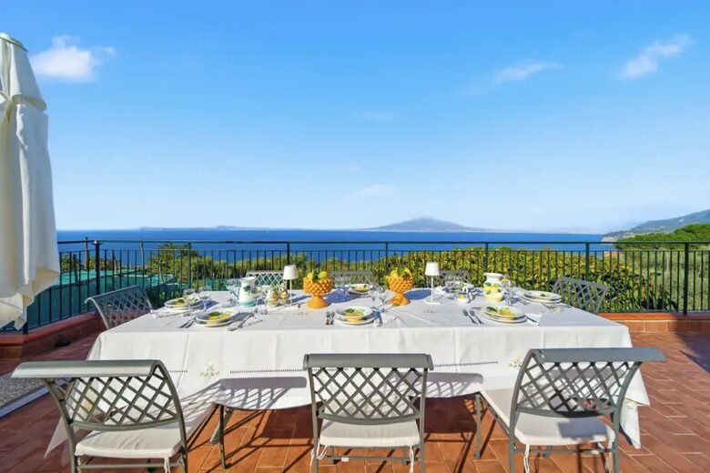 Panoramic Sorrento Villa Overlooking the Bay of Naples - Sorrento, Italy