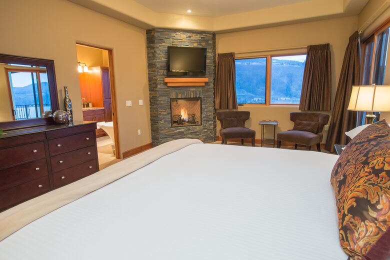 Columbia Cliff Villas - Villa Suite - Hood River, Oregon