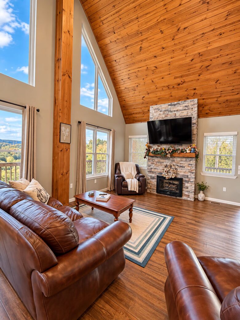 Greenup Countryside Retreat with Private Pool and Hot Tub - Greenup, Kentucky