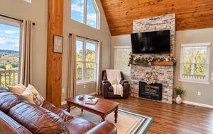 Greenup Countryside Retreat with Private Pool and Hot Tub - Greenup, Kentucky
