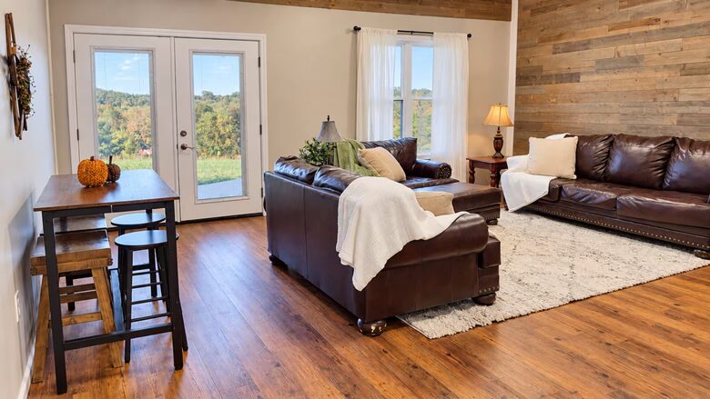 Greenup Countryside Retreat with Private Pool and Hot Tub - Greenup, Kentucky