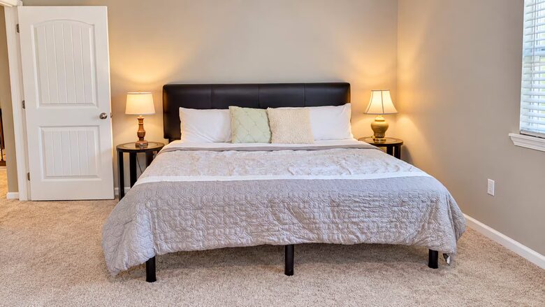 Greenup Countryside Retreat with Private Pool and Hot Tub - Greenup, Kentucky