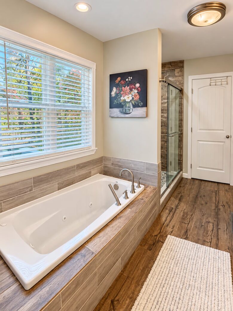 Greenup Countryside Retreat with Private Pool and Hot Tub - Greenup, Kentucky