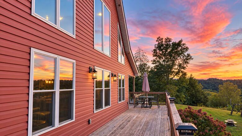Greenup Countryside Retreat with Private Pool and Hot Tub - Greenup, Kentucky