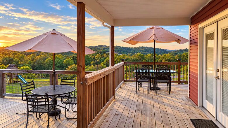 Greenup Countryside Retreat with Private Pool and Hot Tub - Greenup, Kentucky