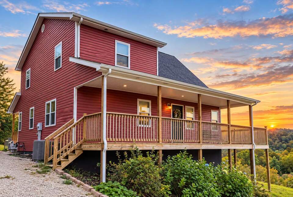 Greenup Countryside Retreat with Private Pool and Hot Tub - Greenup, Kentucky