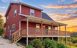 Greenup Countryside Retreat with Private Pool and Hot Tub - Greenup, Kentucky