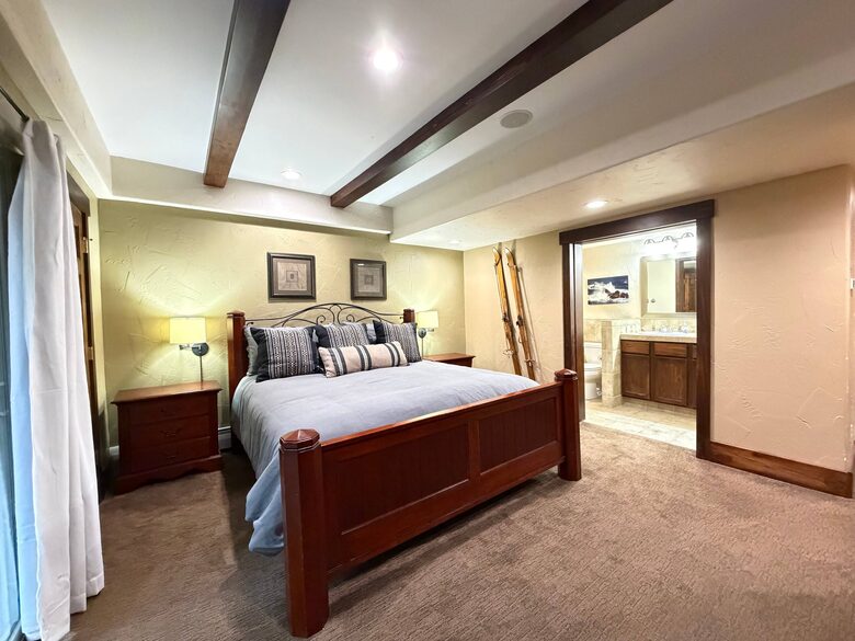 Cozy Breckenridge Retreat Steps from Main Street - Breckenridge, Colorado
