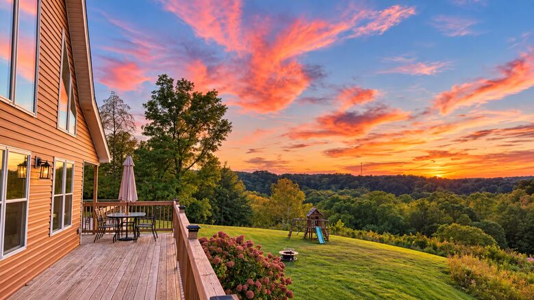 Greenup Countryside Retreat with Private Pool and Hot Tub - Greenup, Kentucky