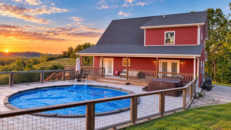 Greenup Countryside Retreat with Private Pool and Hot Tub - Greenup, Kentucky
