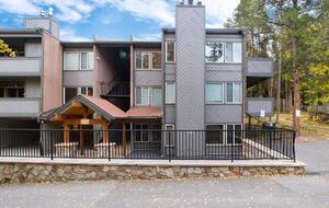 Cozy Breckenridge Retreat Steps from Main Street - Breckenridge, Colorado