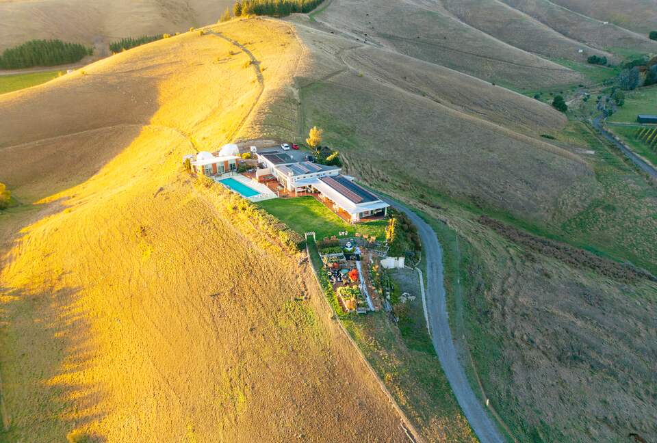 Tuscan-Inspired Luxury Villa with Marlborough Vineyard Views - Riverlands, New Zealand