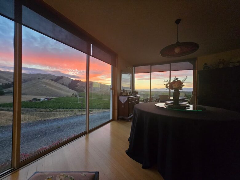 Tuscan-Inspired Luxury Villa with Marlborough Vineyard Views - Riverlands, New Zealand