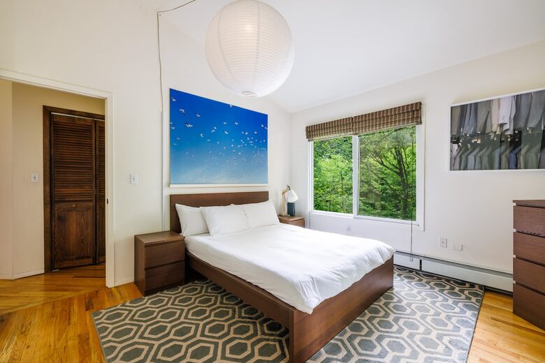 Secluded Long Island Sound Estate with Private Beach Path - Riverhead, New York
