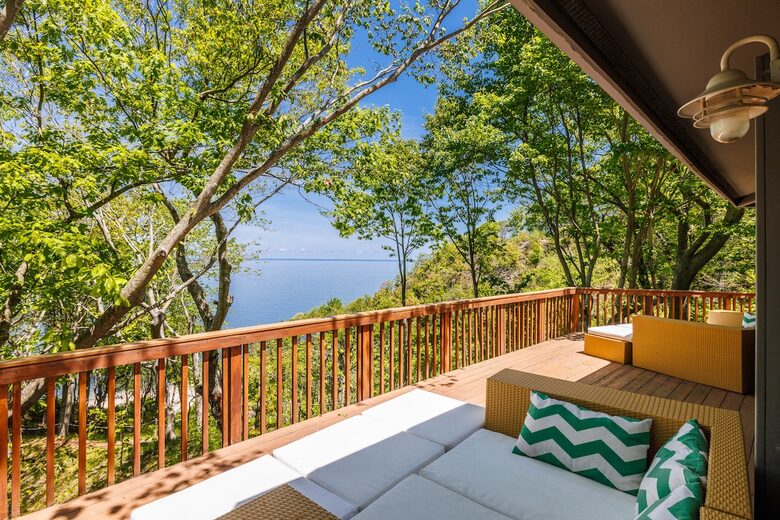 Secluded Long Island Sound Estate with Private Beach Path - Riverhead, New York