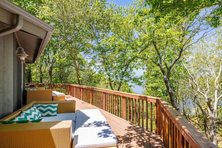 Secluded Long Island Sound Estate with Private Beach Path - Riverhead, New York
