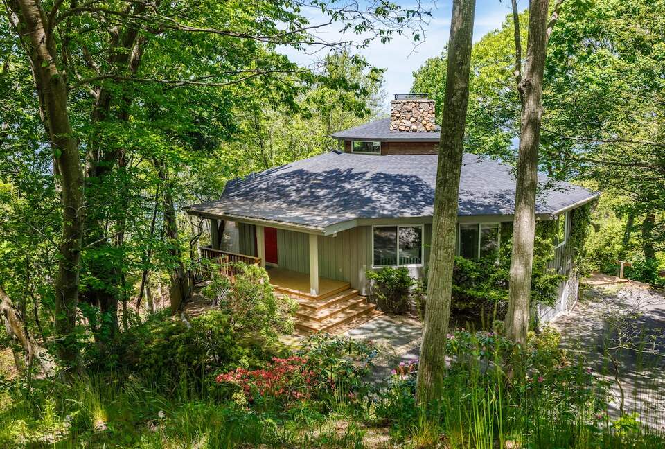 Secluded Long Island Sound Estate with Private Beach Path - Riverhead, New York