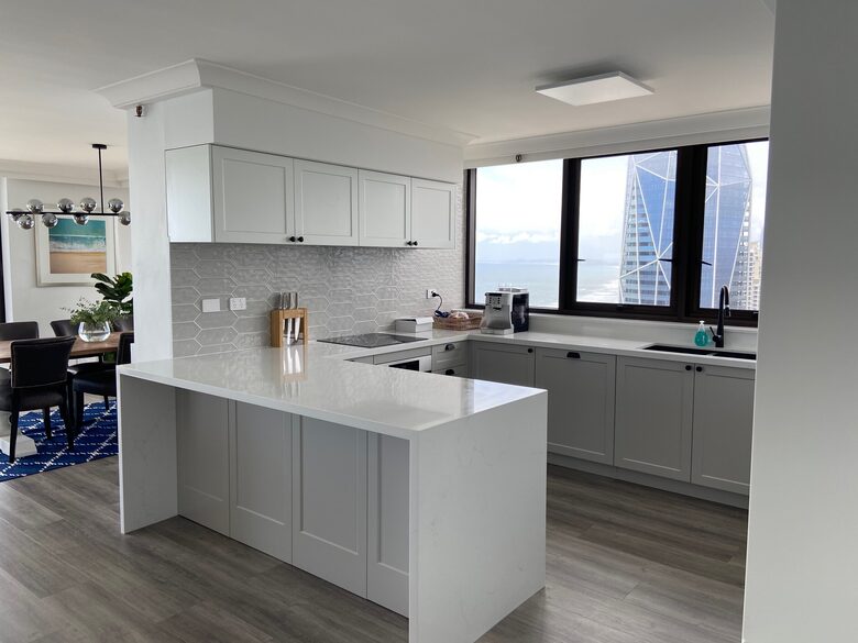 Surfers Paradise Beachfront Retreat with Panoramic Ocean Views - Gold Coast, Australia