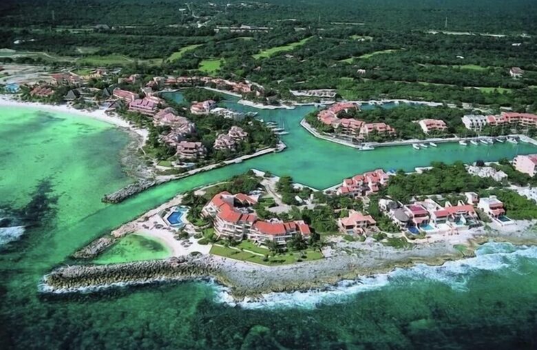 Caribbean Oceanfront Retreat at Villa del Mar II - Puerto Aventuras, Mexico