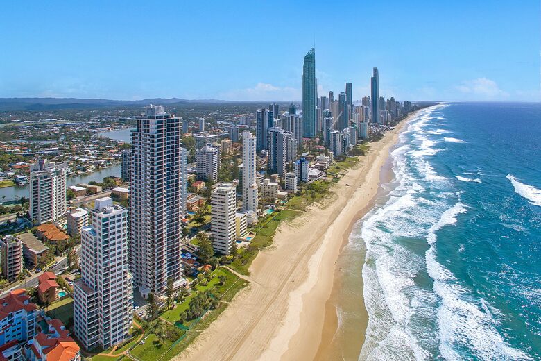 Surfers Paradise Beachfront Retreat with Panoramic Ocean Views - Gold Coast, Australia