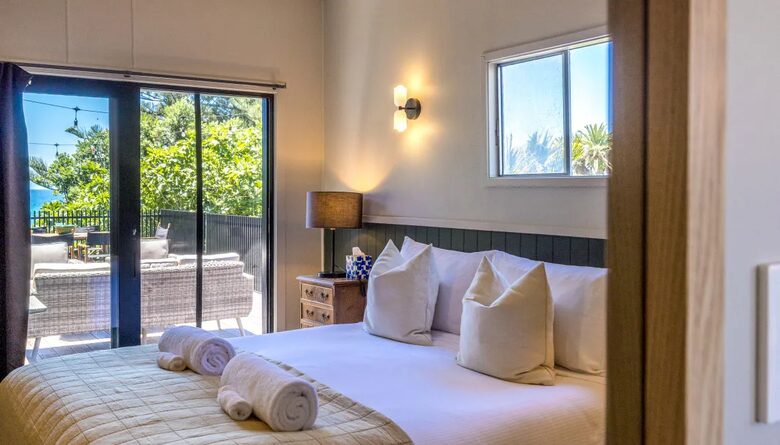 Moana Beach House | Absolute Beachfront on Waiheke Island - Waiheke Island, New Zealand