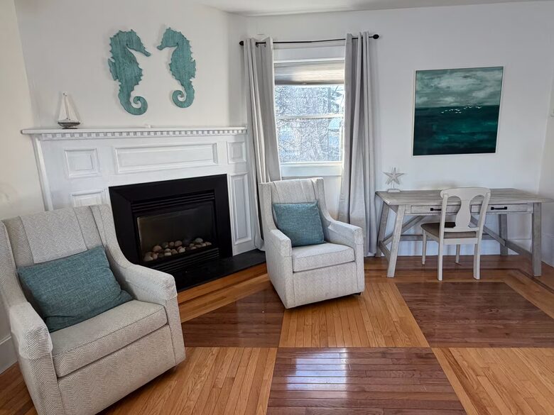 Serene Coastal Sanctuary Overlooking Casco Bay - Freeport, Maine