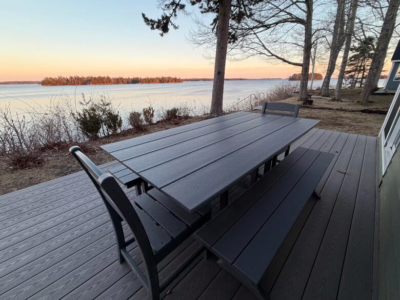 Serene Coastal Sanctuary Overlooking Casco Bay - Freeport, Maine