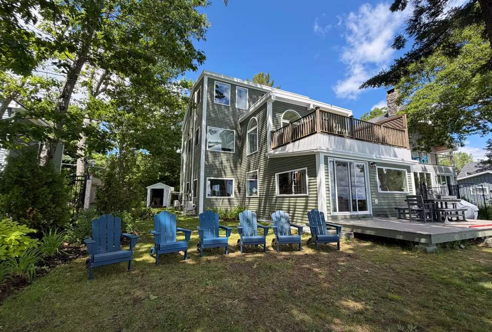 Serene Coastal Sanctuary Overlooking Casco Bay - Freeport, Maine