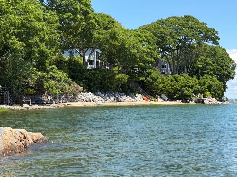 Serene Coastal Sanctuary Overlooking Casco Bay - Freeport, Maine