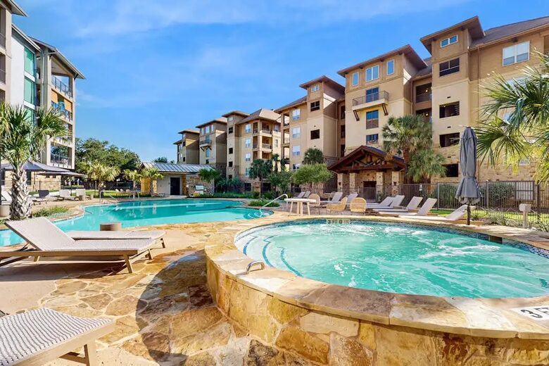 Waterfront Serenity in the Heart of Horseshoe Bay - Horseshoe Bay, Texas