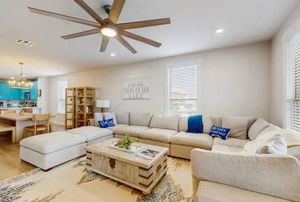 Waterfront Serenity in the Heart of Horseshoe Bay - Horseshoe Bay, Texas