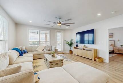 Waterfront Serenity in the Heart of Horseshoe Bay - Horseshoe Bay, Texas