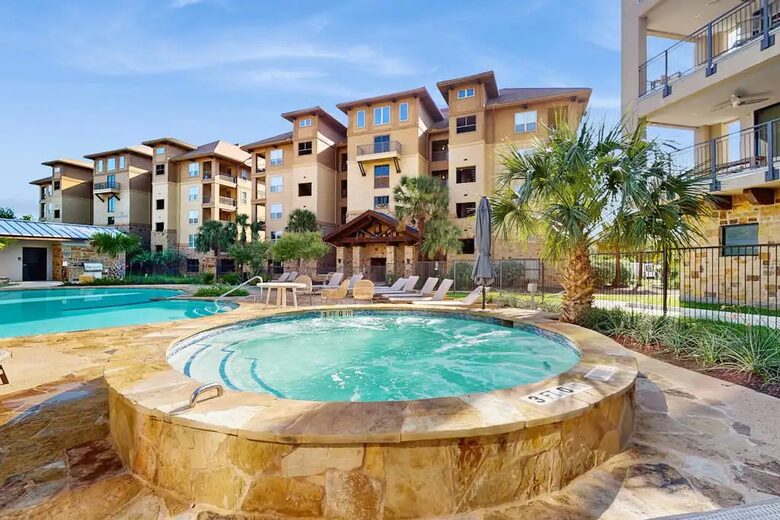 Waterfront Serenity in the Heart of Horseshoe Bay - Horseshoe Bay, Texas
