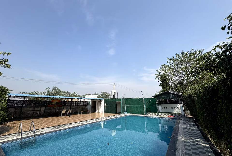 Tranquil Countryside Villa with Pool - Tapukara, India