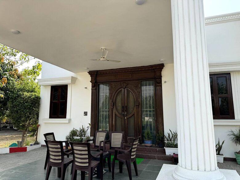 Tranquil Countryside Villa with Pool - Tapukara, India