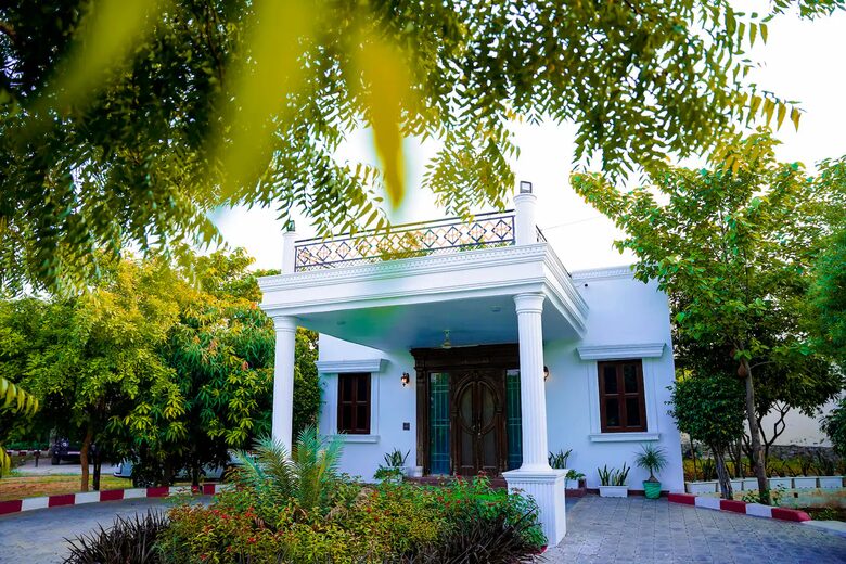 Tranquil Countryside Villa with Pool - Tapukara, India