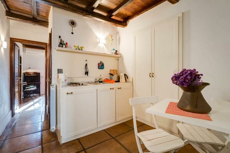 Historic Loft with Roman Terraces - Rome, Italy