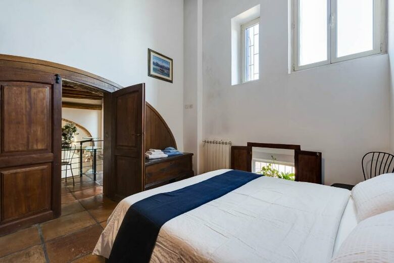 Historic Loft with Roman Terraces - Rome, Italy