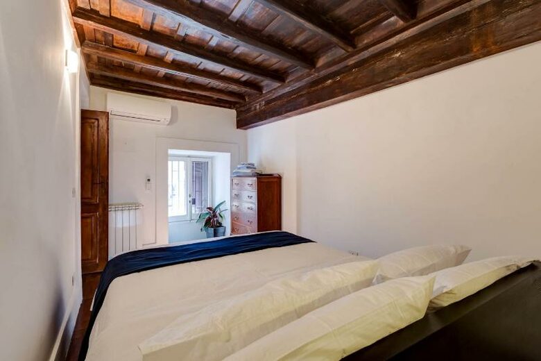 Historic Loft with Roman Terraces - Rome, Italy
