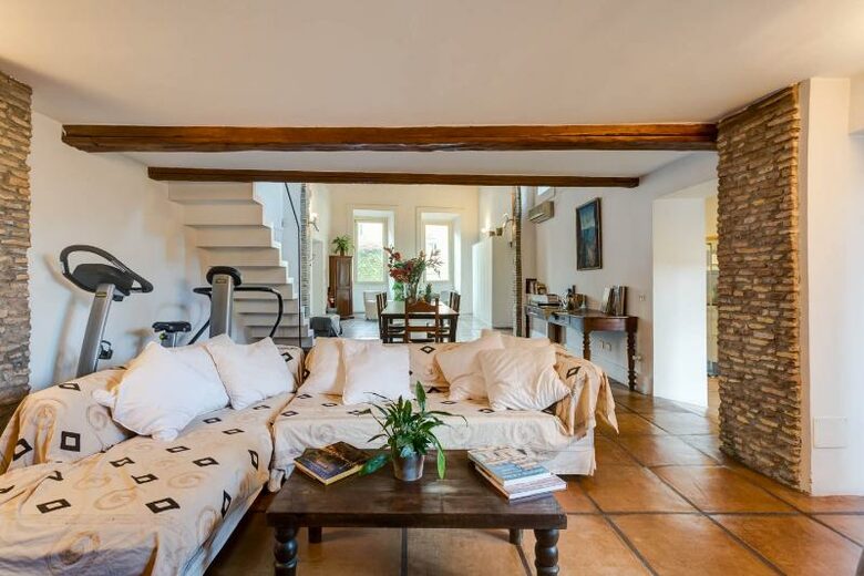 Historic Loft with Roman Terraces - Rome, Italy