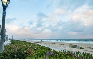 Prime Beachfront Luxury Townhouse on the Strand - Manhattan Beach, California