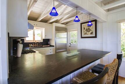 Treehouse Cottage by the Sea - Laguna Beach, California