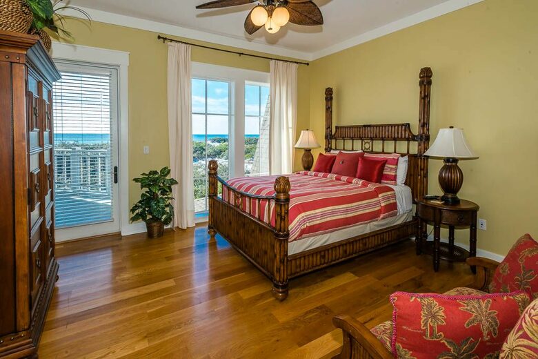 2nd bedroom also has ocean views!