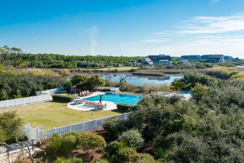 Quiet condo pool, visible from our balcony!